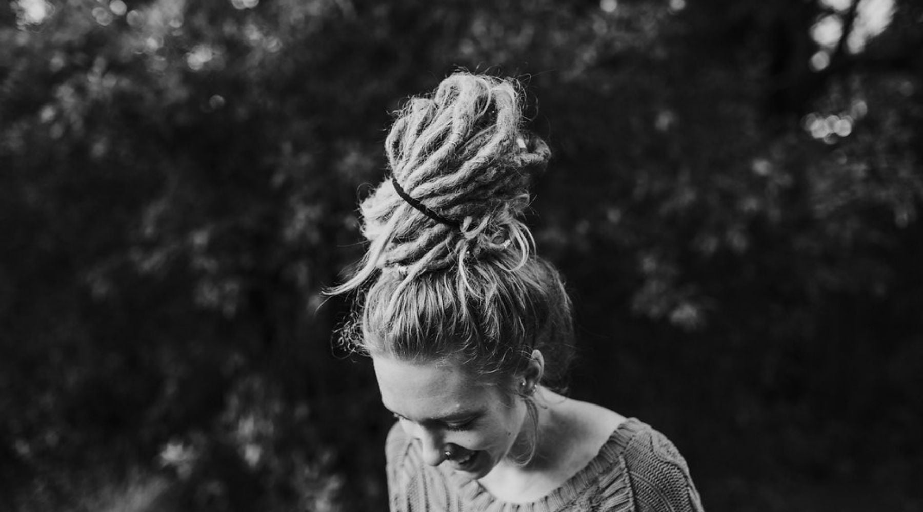 How to do the perfect dread bun - Simple Tutorial - Mountain Dreads