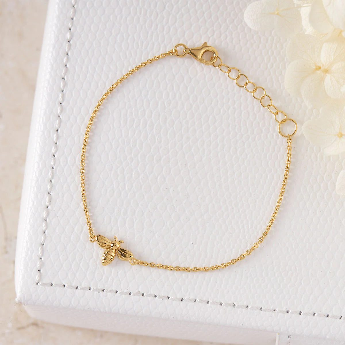 Meant to Bee Bracelet Gold