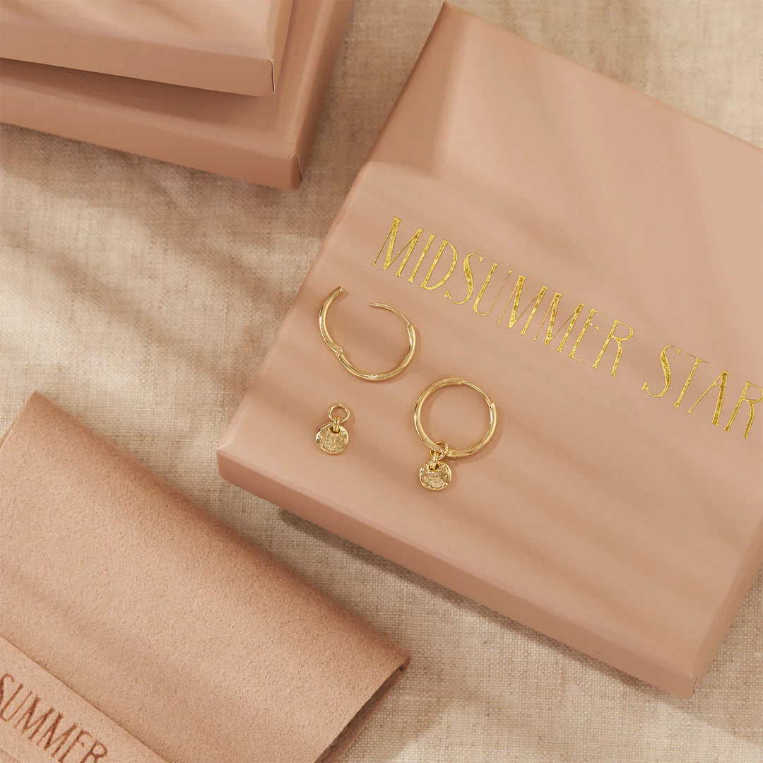 Aura Huggies Gold