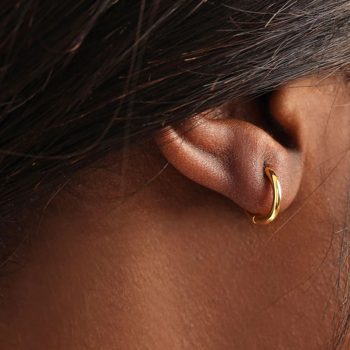 Delicate Round Huggies Gold jewellery - Mountain Dreads