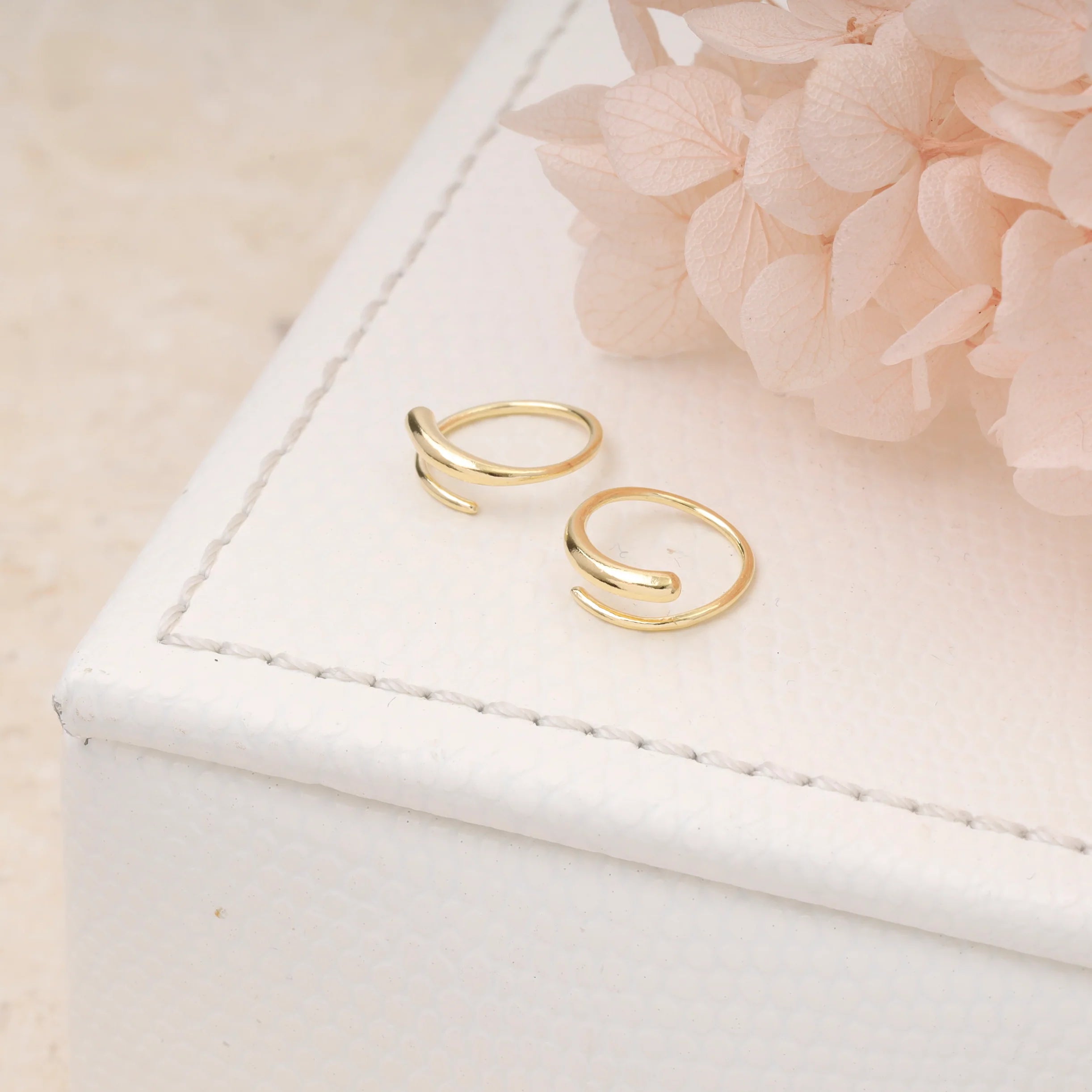 Spiral Pull Through Earrings Gold