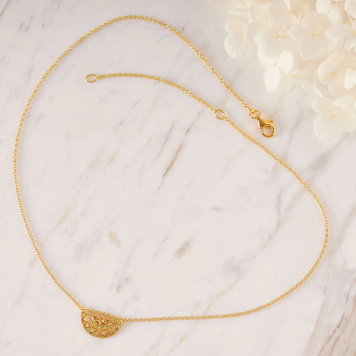 Dainty Mandala Necklace Gold