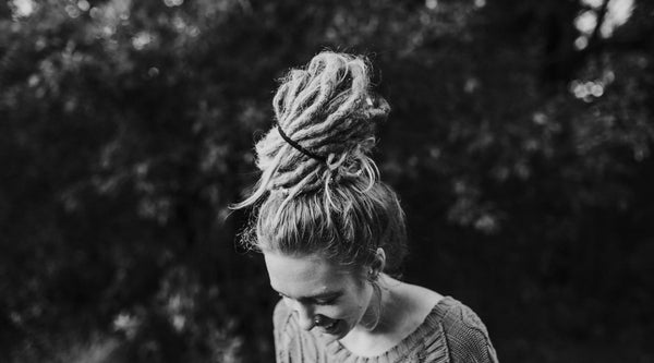 How to do the perfect dread bun - Simple Tutorial