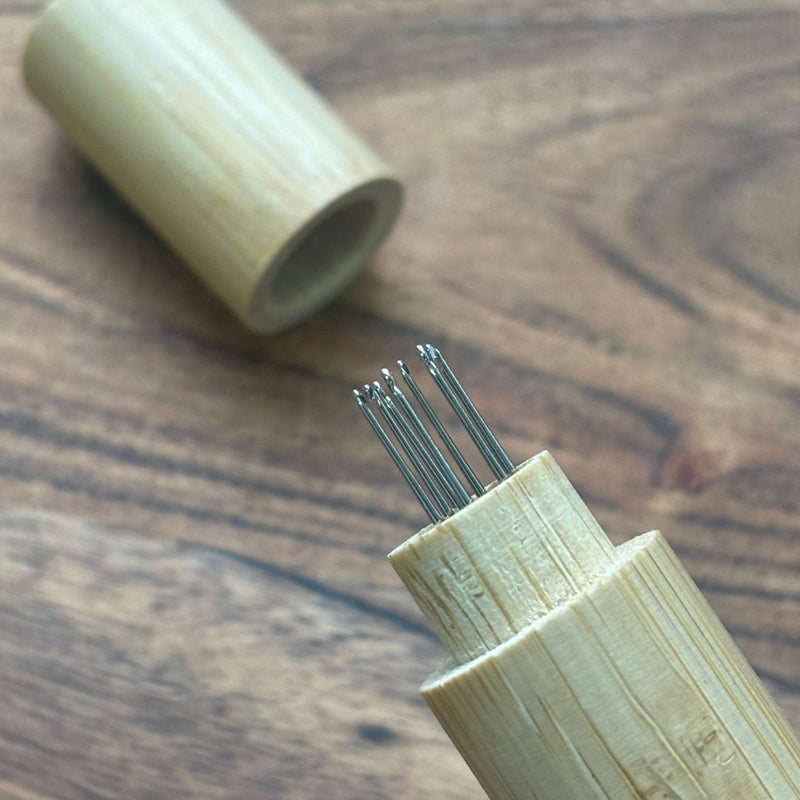 7 x Crochet Hooks in Bamboo Case