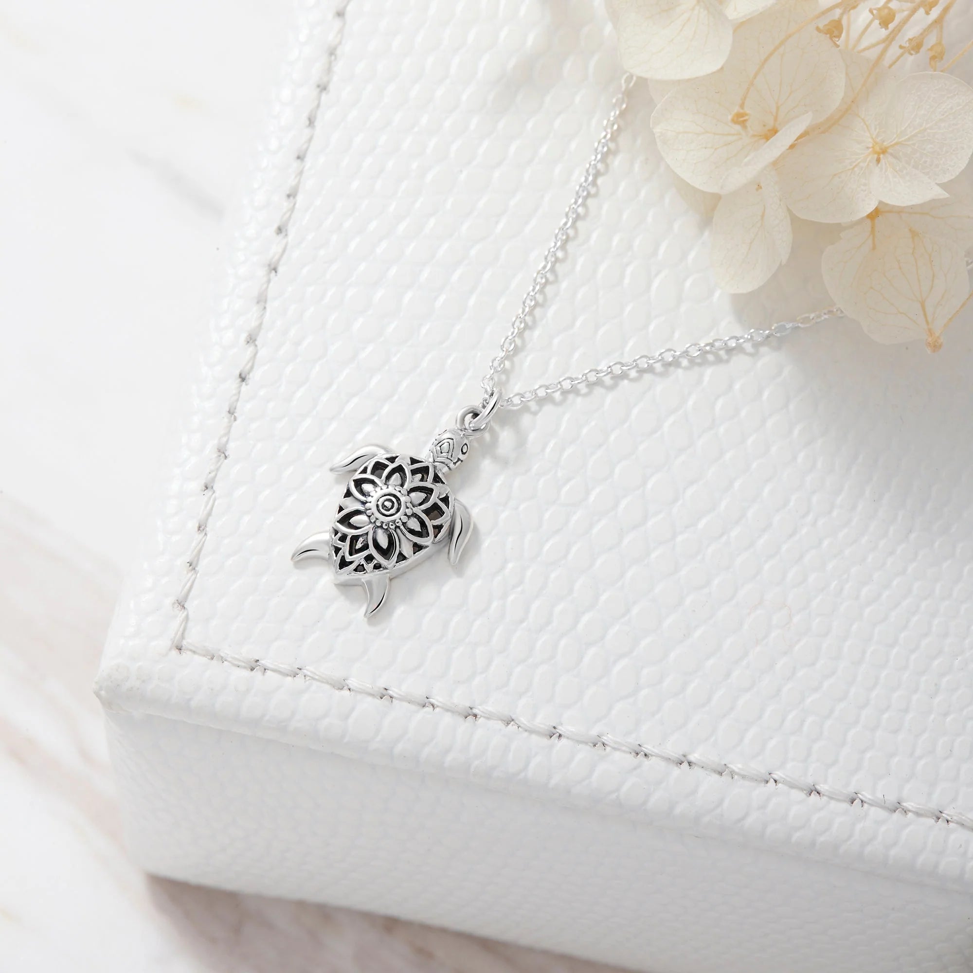 Sterling Silver | Turtle Necklace