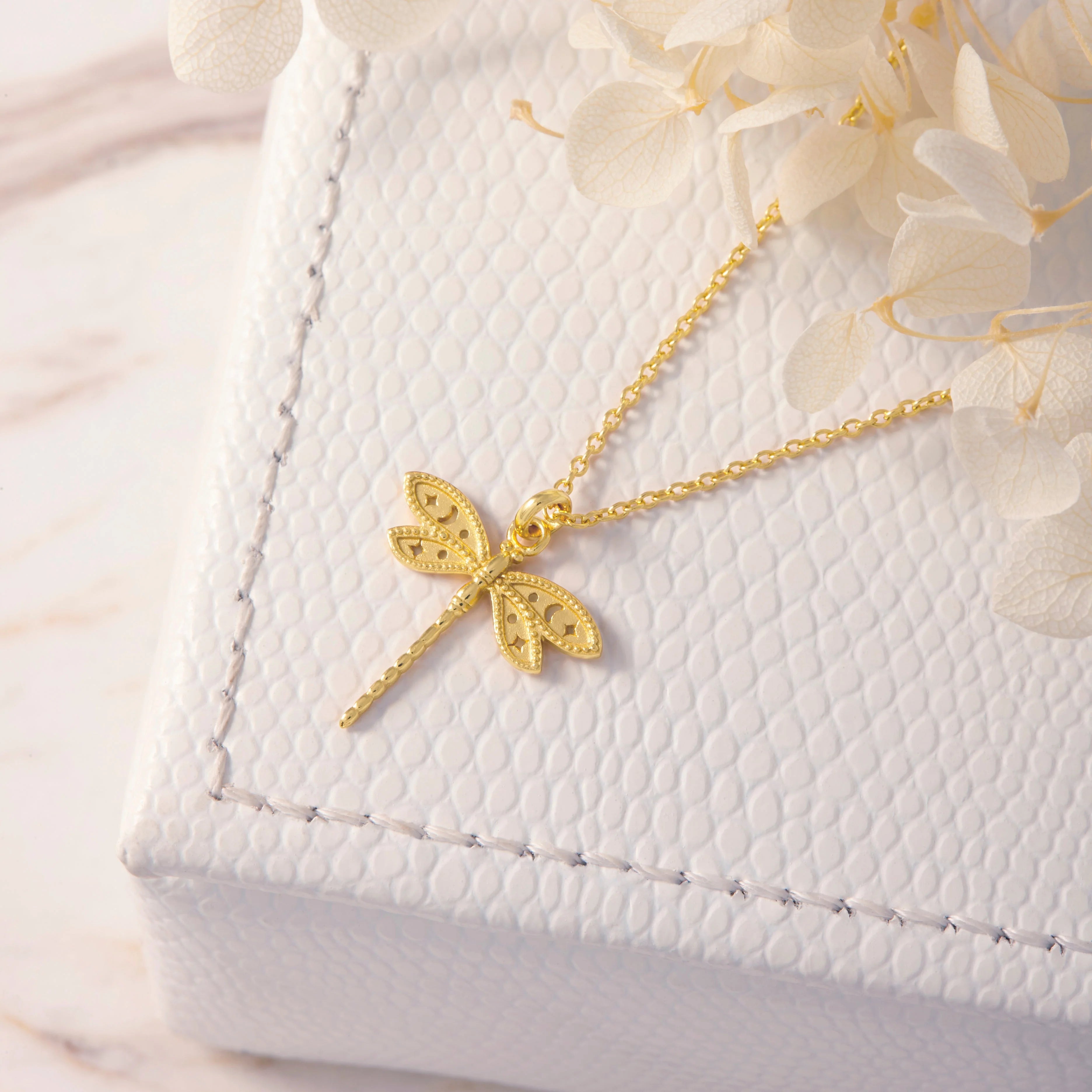 Wild Dragonfly Necklace Gold