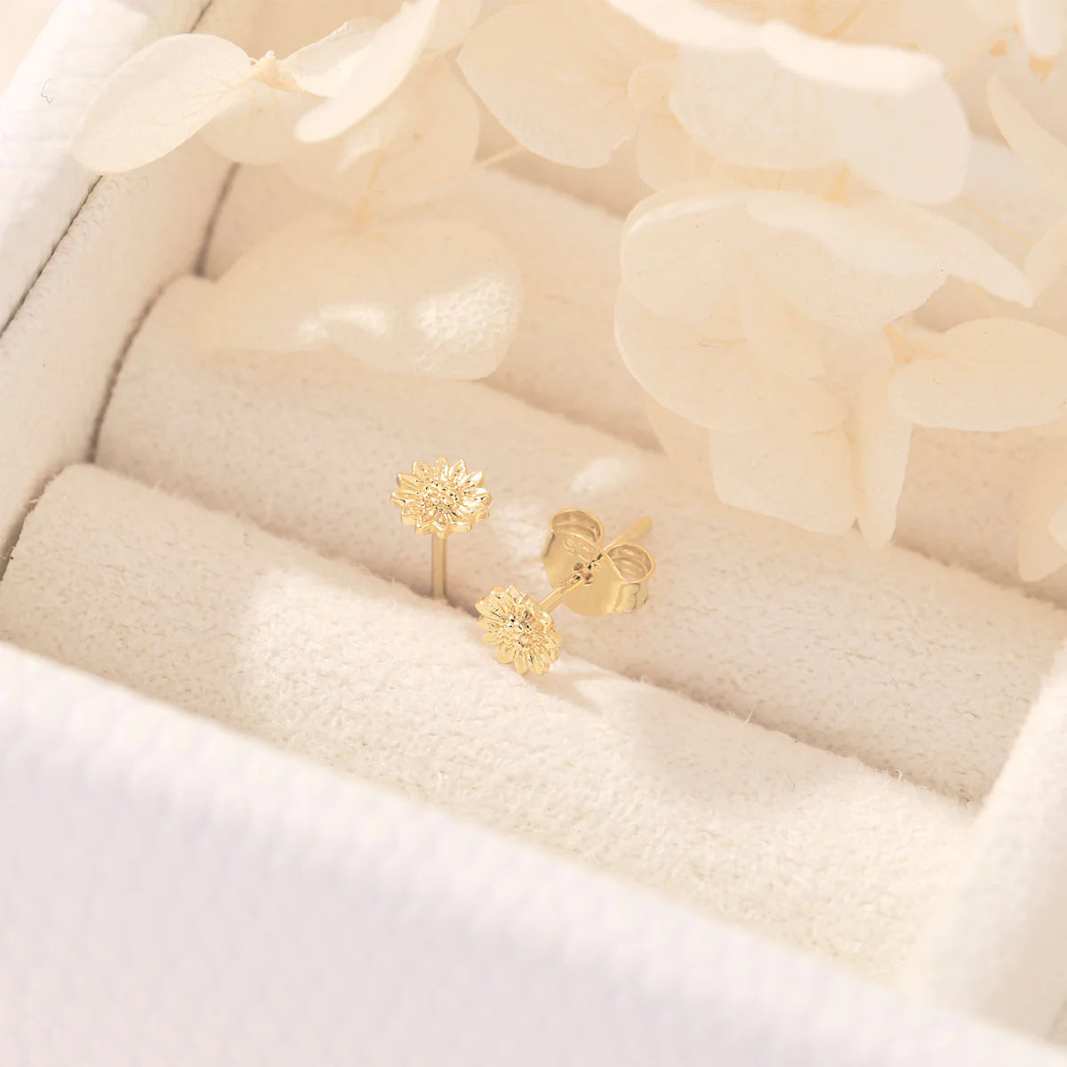 Tiny Sunflower Studs Gold